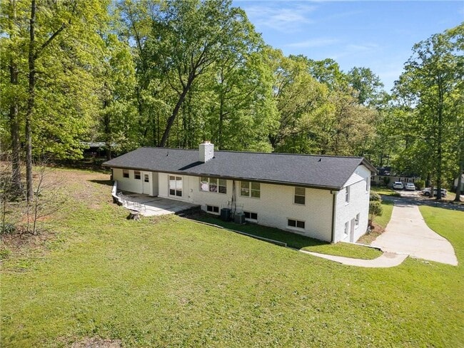 Building Photo - 3646 Rock Springs Dr