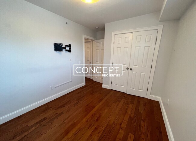 Building Photo - 108 Maverick St