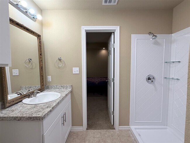 Building Photo - 236 Piney Ridge Dr