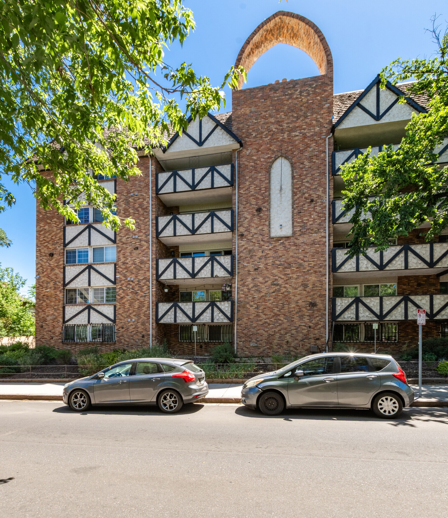 Building Photo - 1350 Josephine St