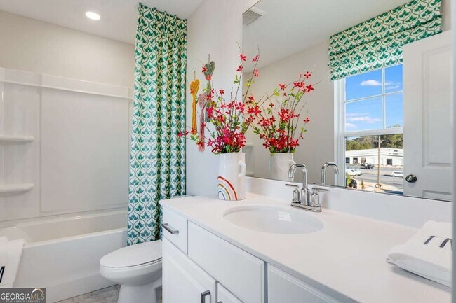 Building Photo - 5731 Plaza Dr SE