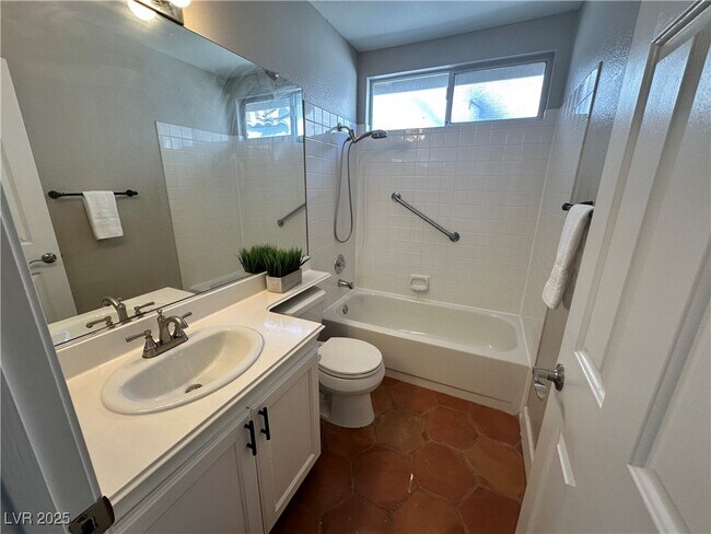 Building Photo - 2413 Rue De Bourdeaux