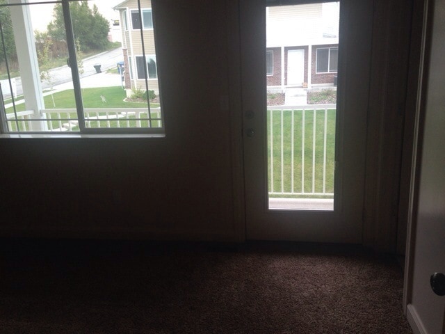 Building Photo - Great 4 Bedroom Townhouse in Ogden for Rent