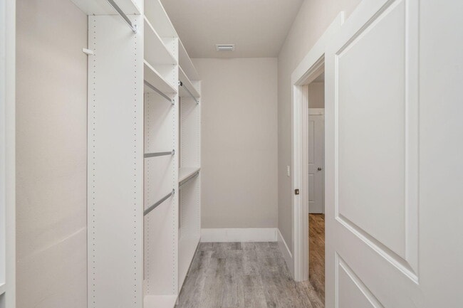 Building Photo - 518 Sibert Ave