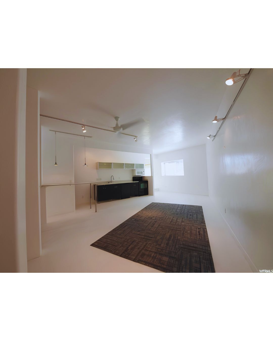 Building Photo - 430 Aspen Dr