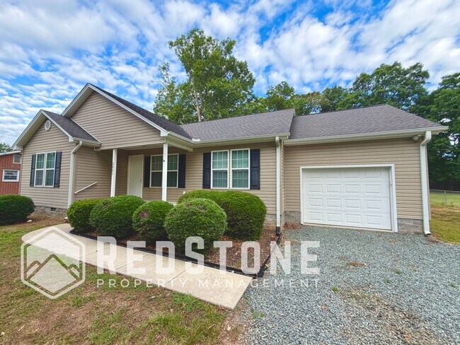 Building Photo - 2621 Trail Five