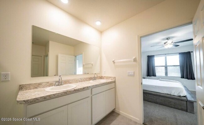 Building Photo - 487 Old Country