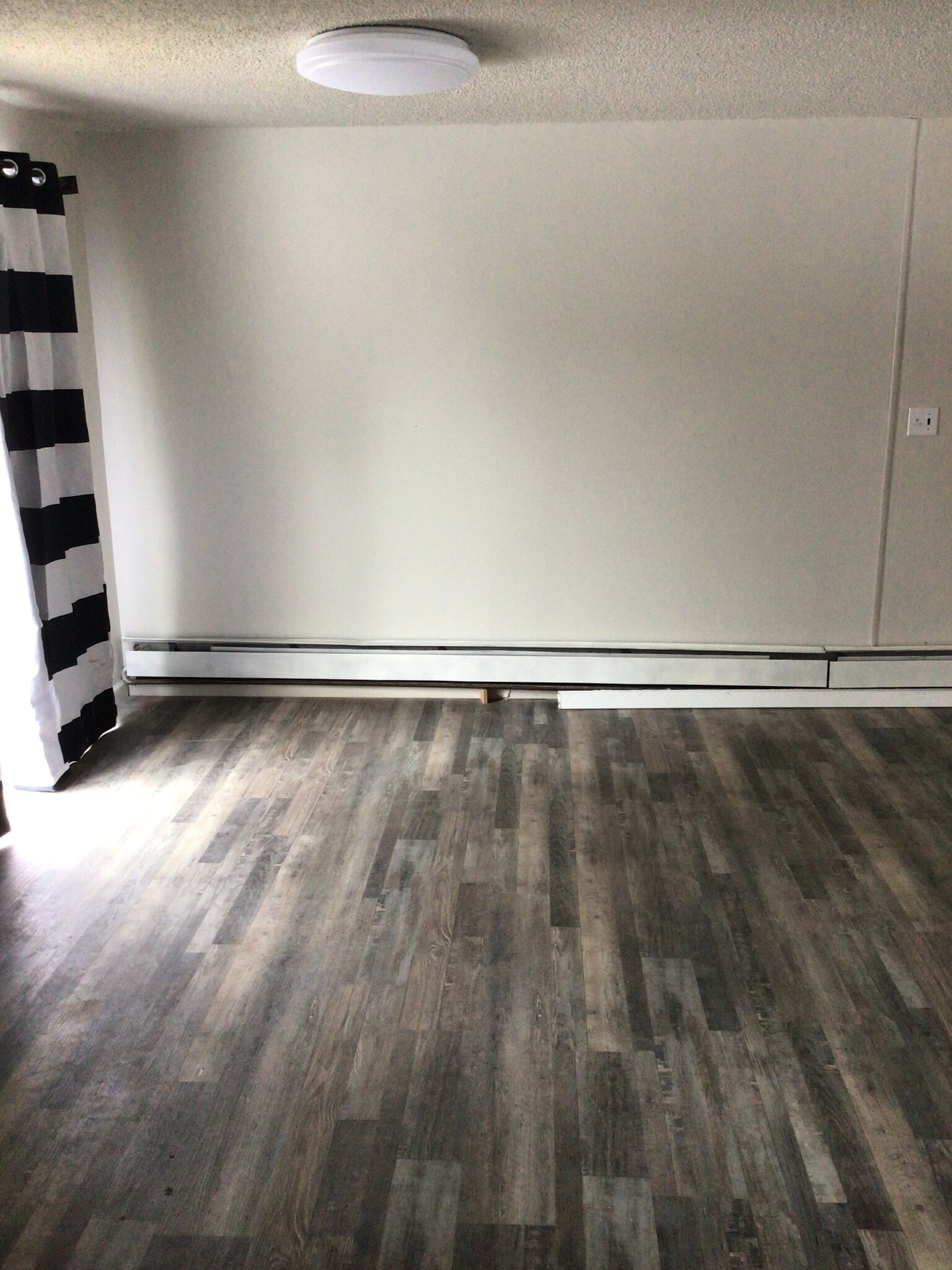 Building Photo - 1320 Summers Ln