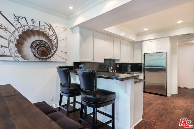 Building Photo - 423 N Palm Dr