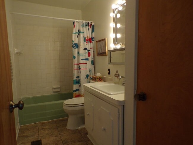 Building Photo - Light-Filled Home in Ideal Traverse City Neighborhood