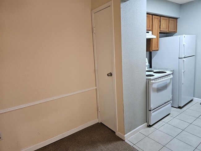 Building Photo - 2120 El Paseo St