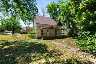 Building Photo - 211 W Main St