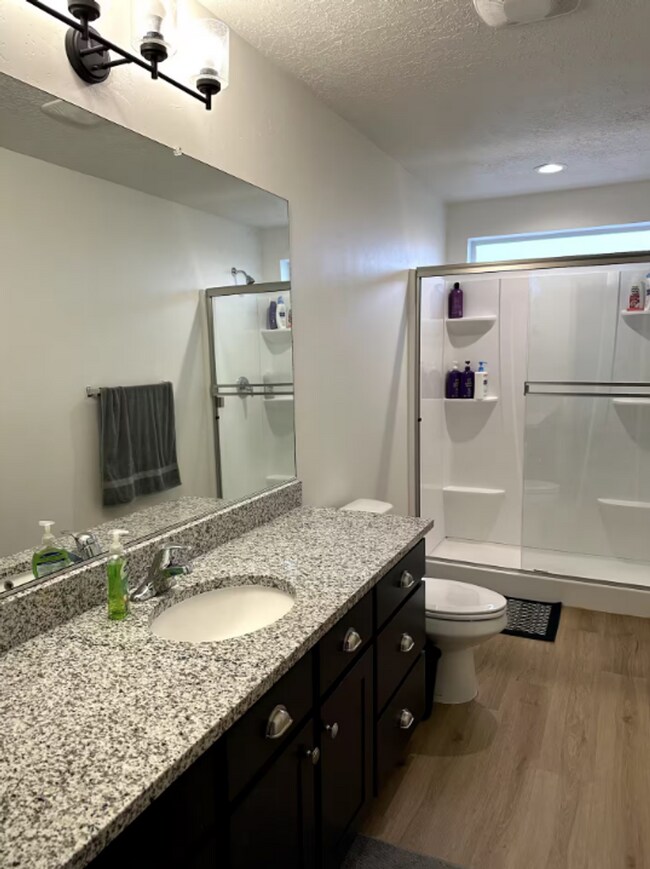 Building Photo - Modern 3-Story House with Rooftop Access-option to rent mother in law apartment separately