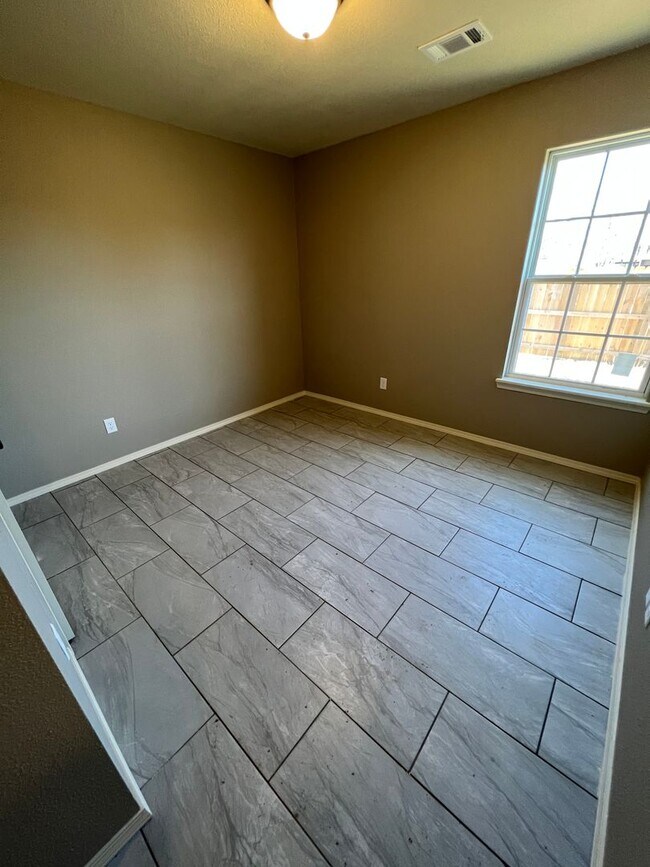 Building Photo - 2225 Alma Blvd