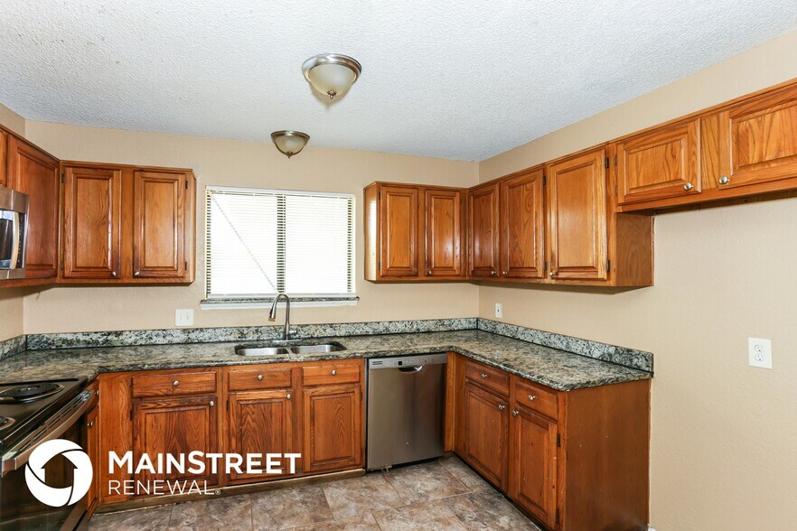 Building Photo - 1632 Hunting Green Dr