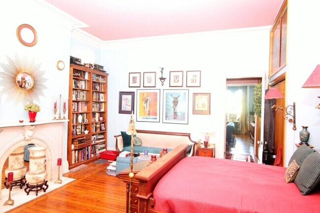 Building Photo - 1011 N Charles St