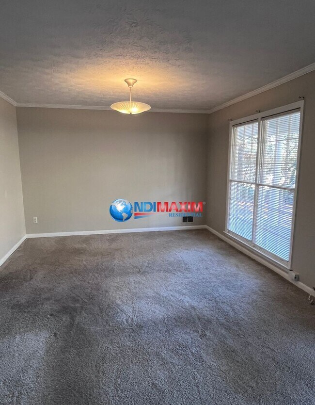 Building Photo - Beautiful ranch in GRAYSON cluster in Snellville