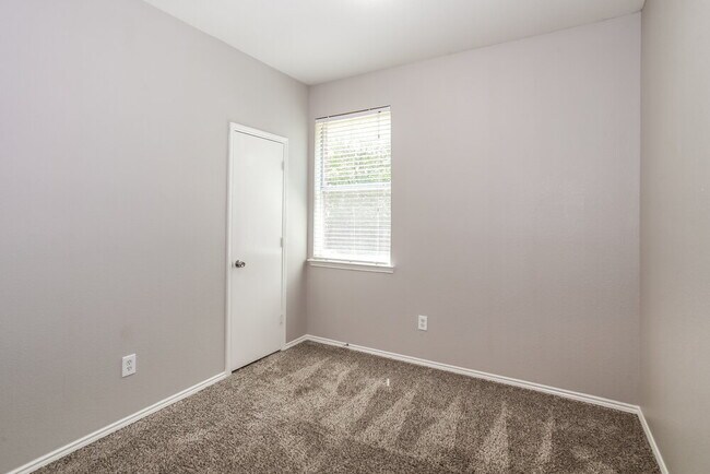 Building Photo - 13332 Dove Ranch Rd