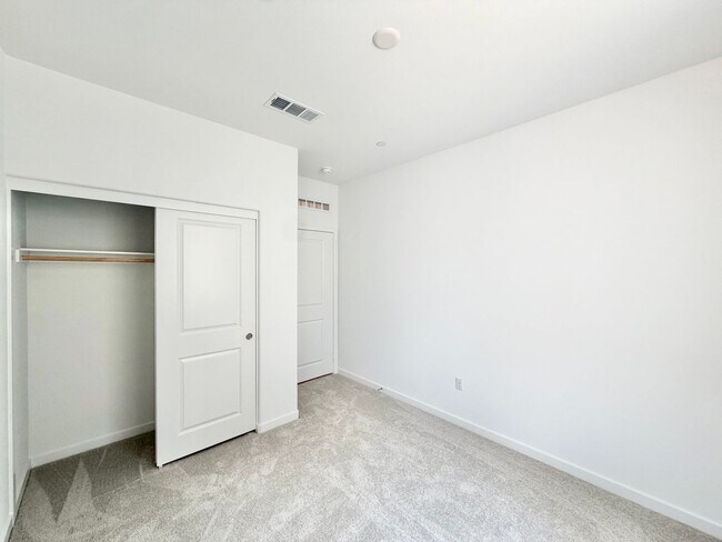 Building Photo - 31404 Lolite Dr