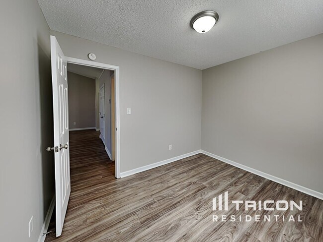 Building Photo - 6955 Kentucky Derby Dr