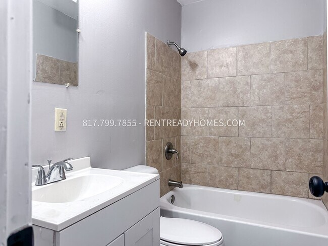 Building Photo - 1420 Rayfield Dr
