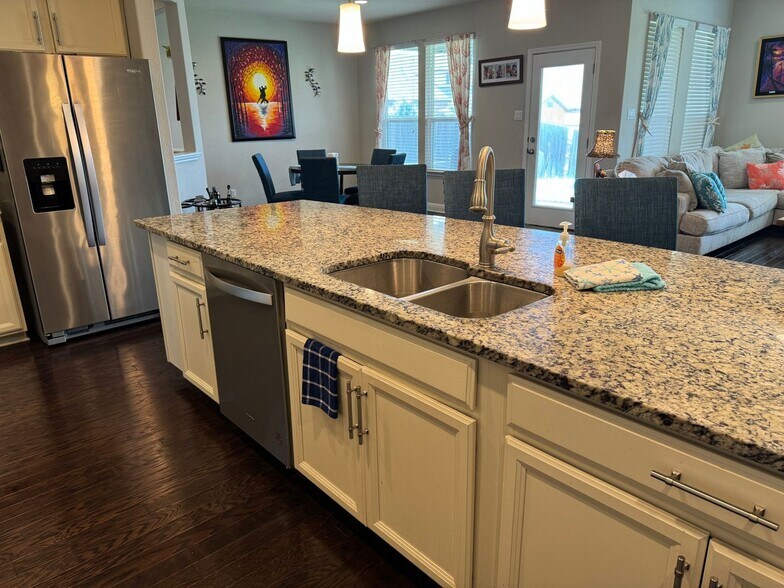 Building Photo - 6605 Alabaster Dr