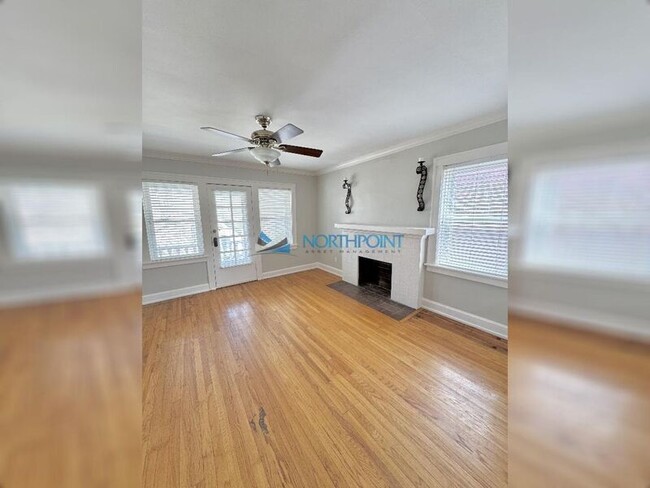 Building Photo - 307 E 43rd St