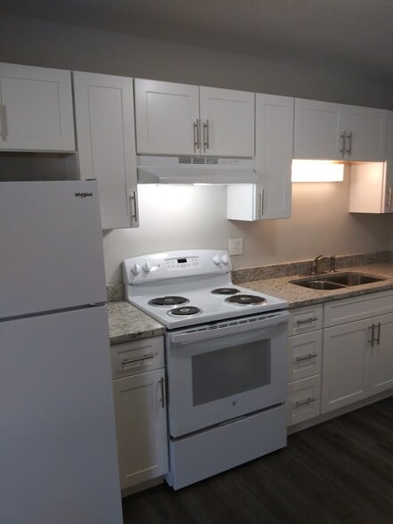 Building Photo - Fieldcrest Properties