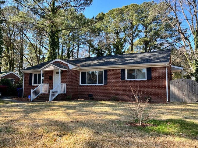 Building Photo - Beautiful one story home in Norfolk