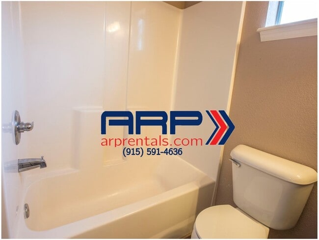 Building Photo - Beautiful Eastside Home