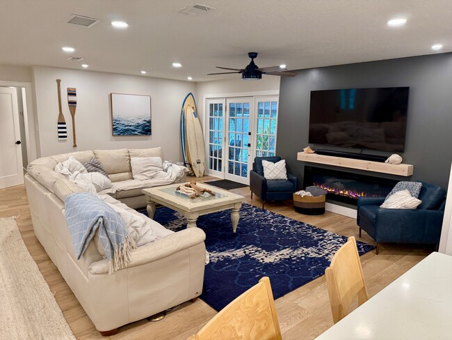 Primary Photo - 1423 Appleton Ave