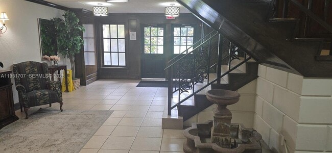 Building Photo - 3680 Inverrary Dr