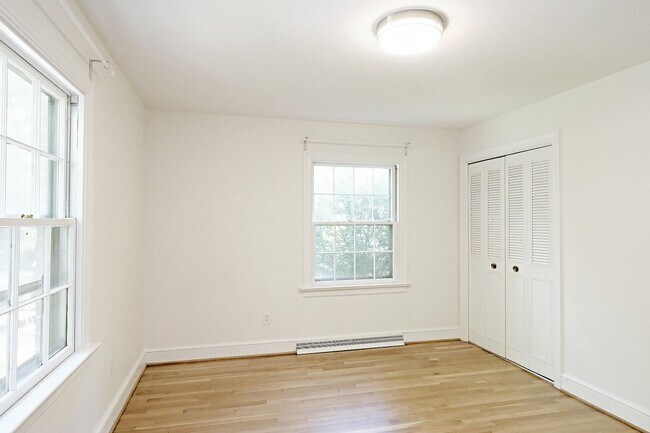 Building Photo - $1,000 Off 1st Month's Rent - Pet-Friendly Near Shops at Stonefield