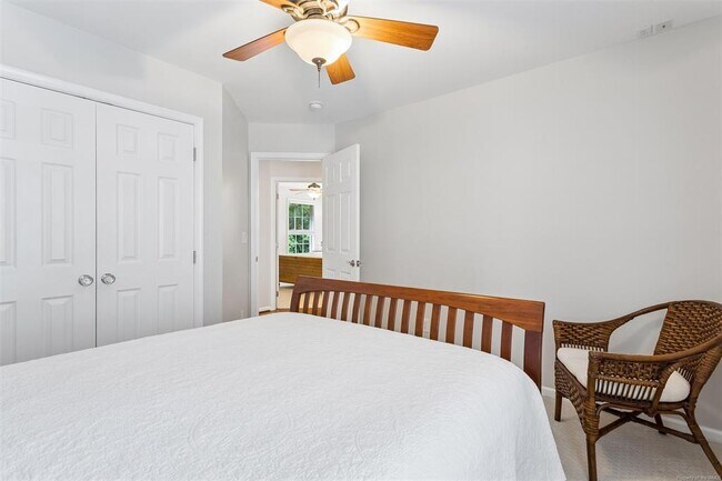 Building Photo - 112 Yardarm Ct