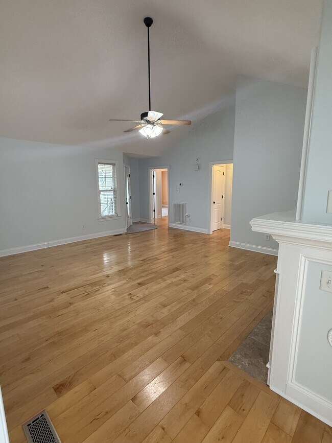 Building Photo - 66 Waxflower Dr