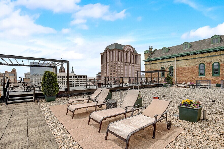 Rooftop Patio - 270 E Highland Ave