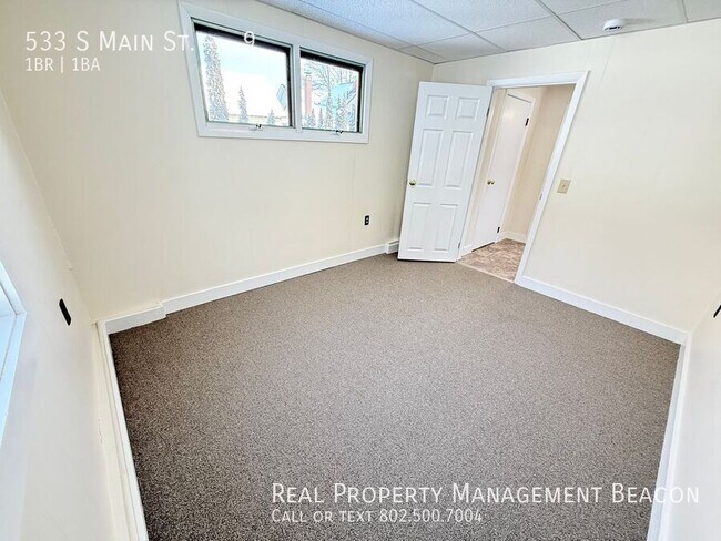 Building Photo - 533 S Main St