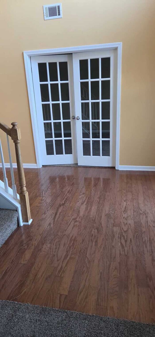 Building Photo - 5 Bedrooms 3baths Home For Rent