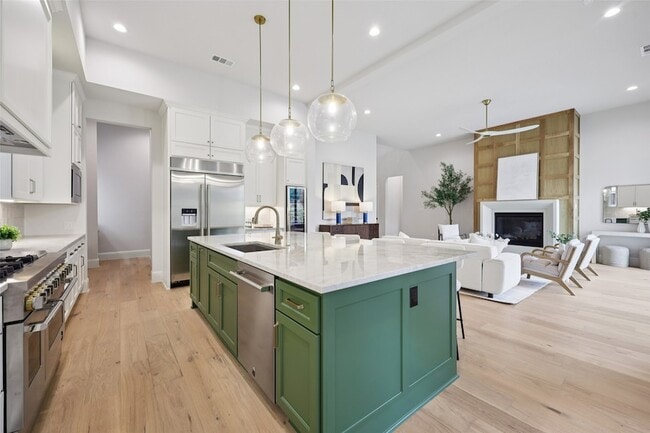 Building Photo - 3845 Van Ness Ln