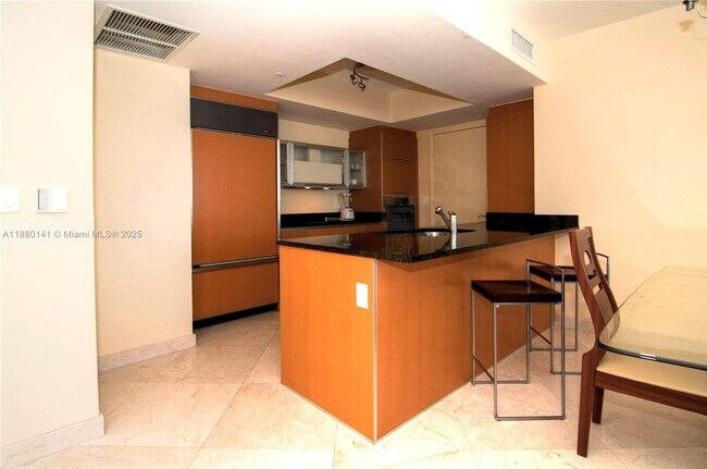 Building Photo - 17201 Collins Ave