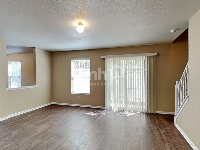 Building Photo - 10127 Cumberland Pointe Blvd