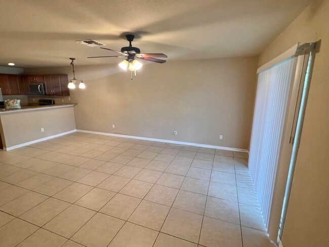Building Photo - 2552 Marshfield Ct