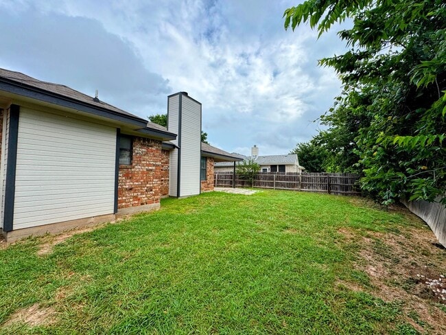 Building Photo - 208 W Blancas Dr