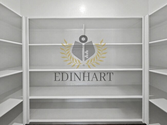 Building Photo - 1820 Klamath Rd S