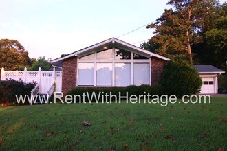 Building Photo - Charming Newly Renovated 3bd/ 2ba/ Gorgeou...