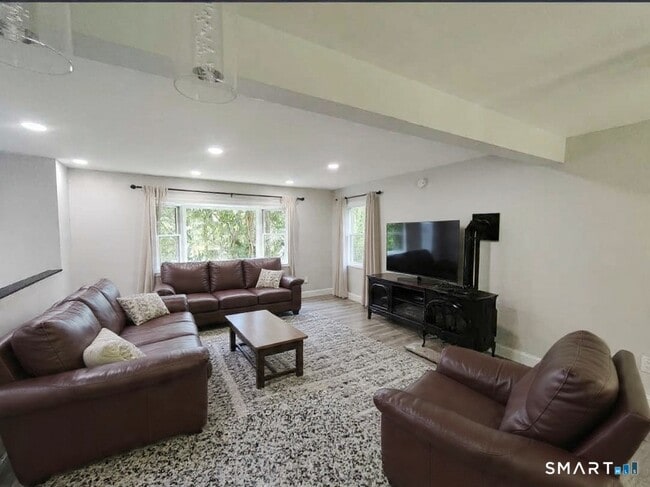 Building Photo - 27 Paper Mill Rd