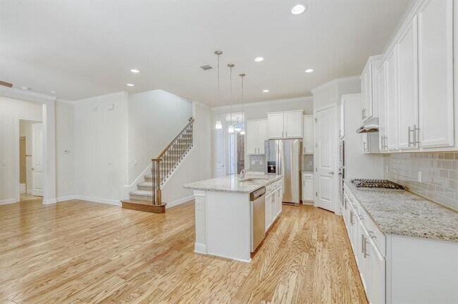 Building Photo - 600 Acadia Bnd