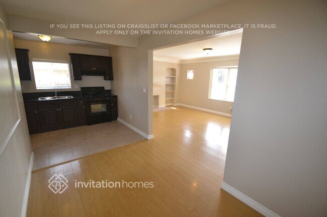 Building Photo - 2303 W 75th St