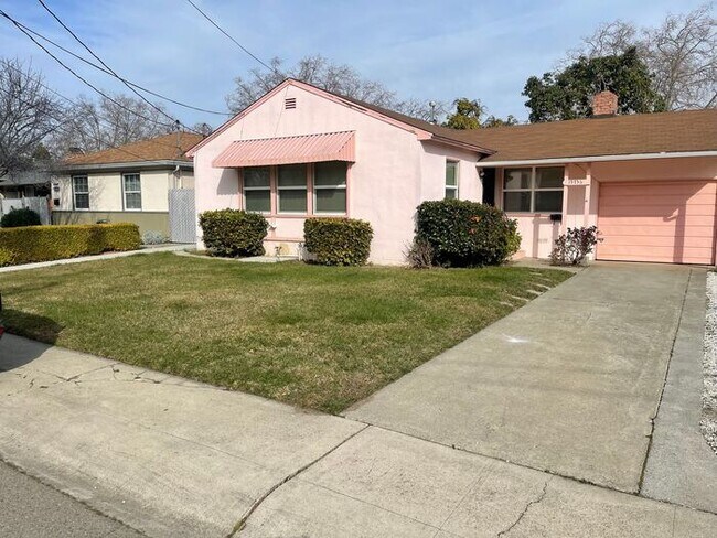 Primary Photo - San Lorenzo Charmer - 3 bedroom 1 bath home