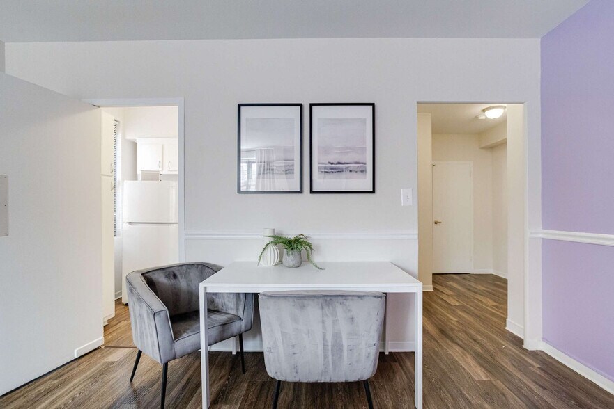 Building Photo - 112 W University Pkwy